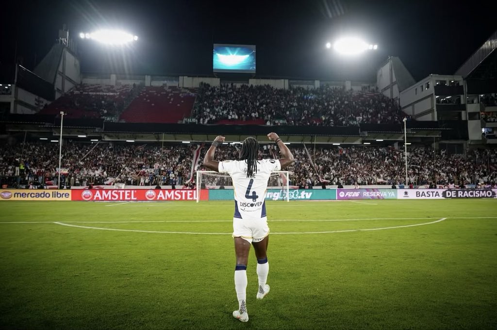 Paulinho ⭐⭐⭐⭐⭐ tweet media