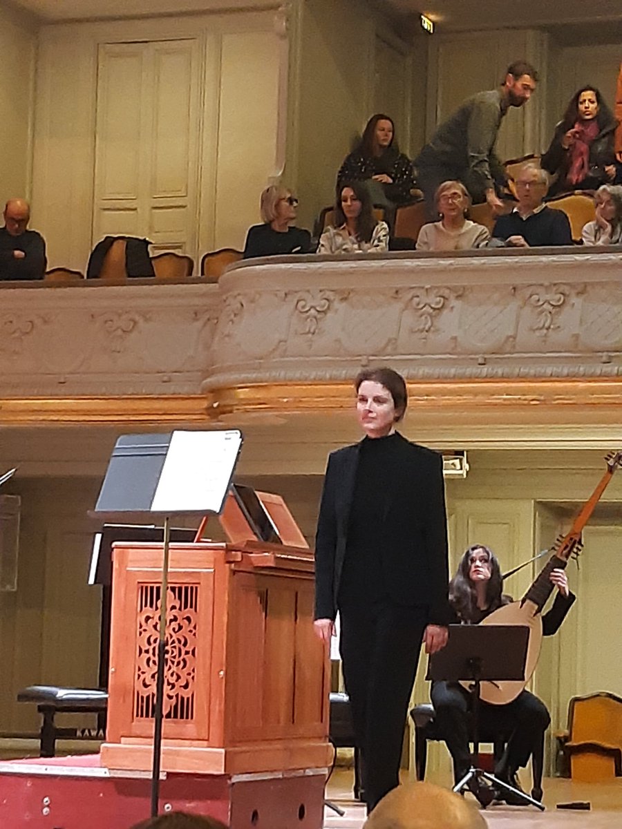 Déferlement d'émotions à la salle <a href="/Gaveauconcerts/">Salle Gaveau</a> : le sublime Stabat Mater de Pergolèse est interprété par Nicolo Balducci,Rémy Brès-Feuillet et l'orchestre de l' <a href="/OperaRoyal/">Opéra Royal du Château de Versailles</a> 🎻 Une œuvre bouleversante sur la maternité,le deuil et la résilience : idéale pour le Vendredi Saint !