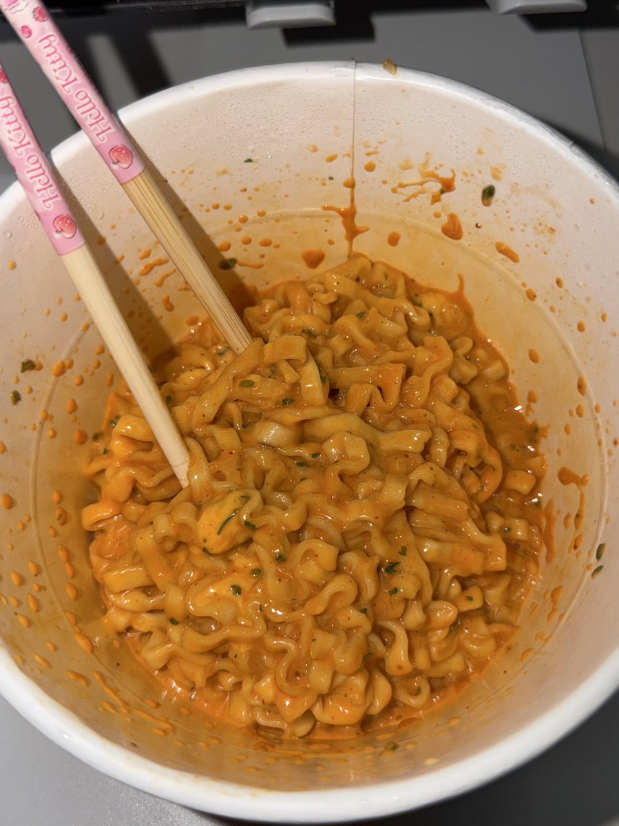 ii໒꒱ tweet media