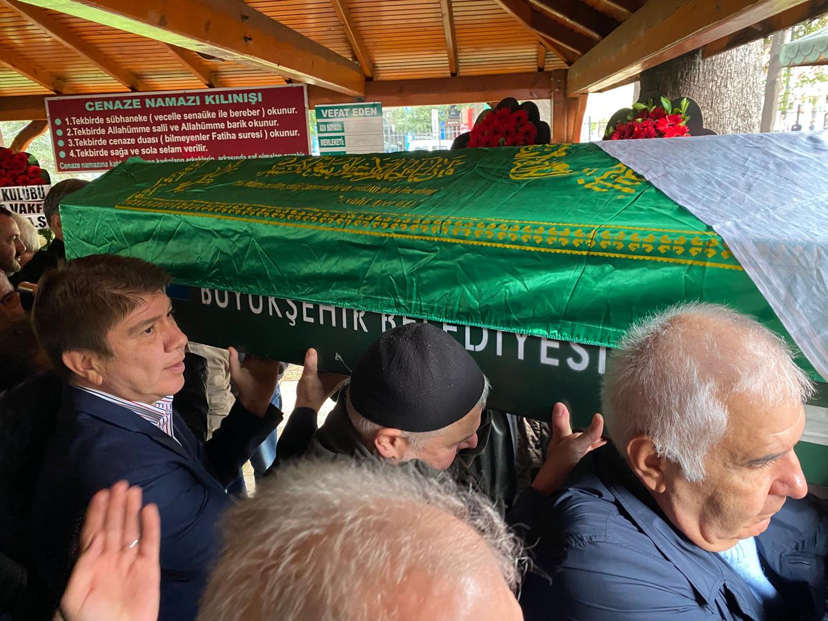 Çocukluk arkadaşım, dostum, kardeşim 2004-2009 yıllarında Büyükşehir Belediye Başkanvekilimiz Can Kasapoğlu’nun muhterem annesi Neşe teyzemiz hakkın rahmetine kavuştu. Ebediyete uğurladık.

Allah rahmet etsin, yakınlarına, ailesine sabırlar ihsan eylesin 🤲