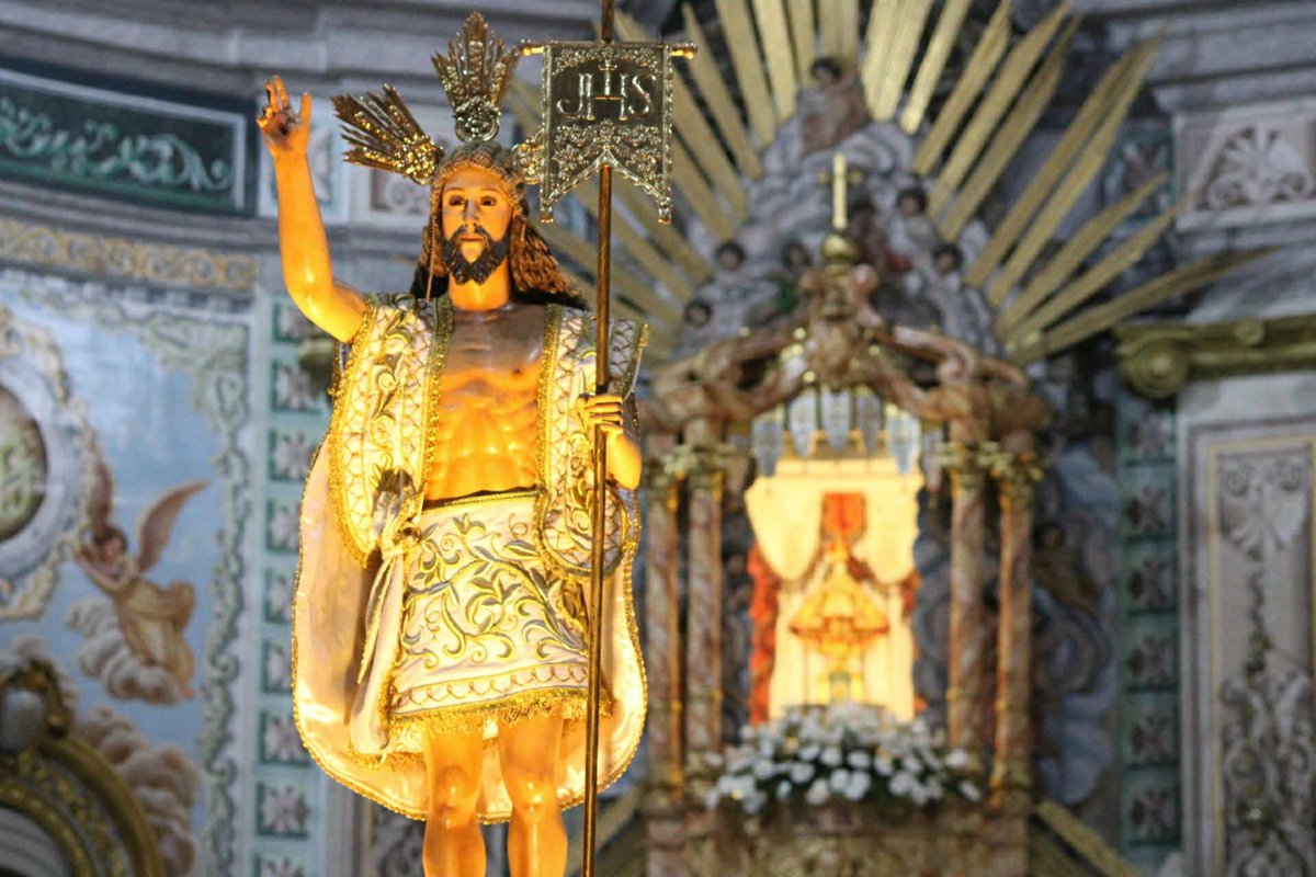 ABSCBNNews's tweet photo. EASTER VIGIL SA SIMBAHAN NG TONDO
 
Pinangunahan ni Rev. Fr. Jeremy John Monroid kasama ang iba pang kaparian ng Minor Basilica and Archdiocesan Shrine Parish of Santo Niño de Tondo sa Maynila ang Easter Vigil sa simbahan ngayong Sabado de Gloria, Abril 4, 2026.

Hawak ang mga kandilang nagliwanag sa simbahan, sabay-sabay ring inawit ng mga mananampalatayang Katolikong dumalo sa misa ang Exultet, bilang pagpupuri sa muling pagkabuhay ni Hesus. (📸: Socom - Minor Basilica and Archdiocesan Shrine Parish of Santo Niño de Tondo) #SemanaSanta2026 | via @jdcusipag