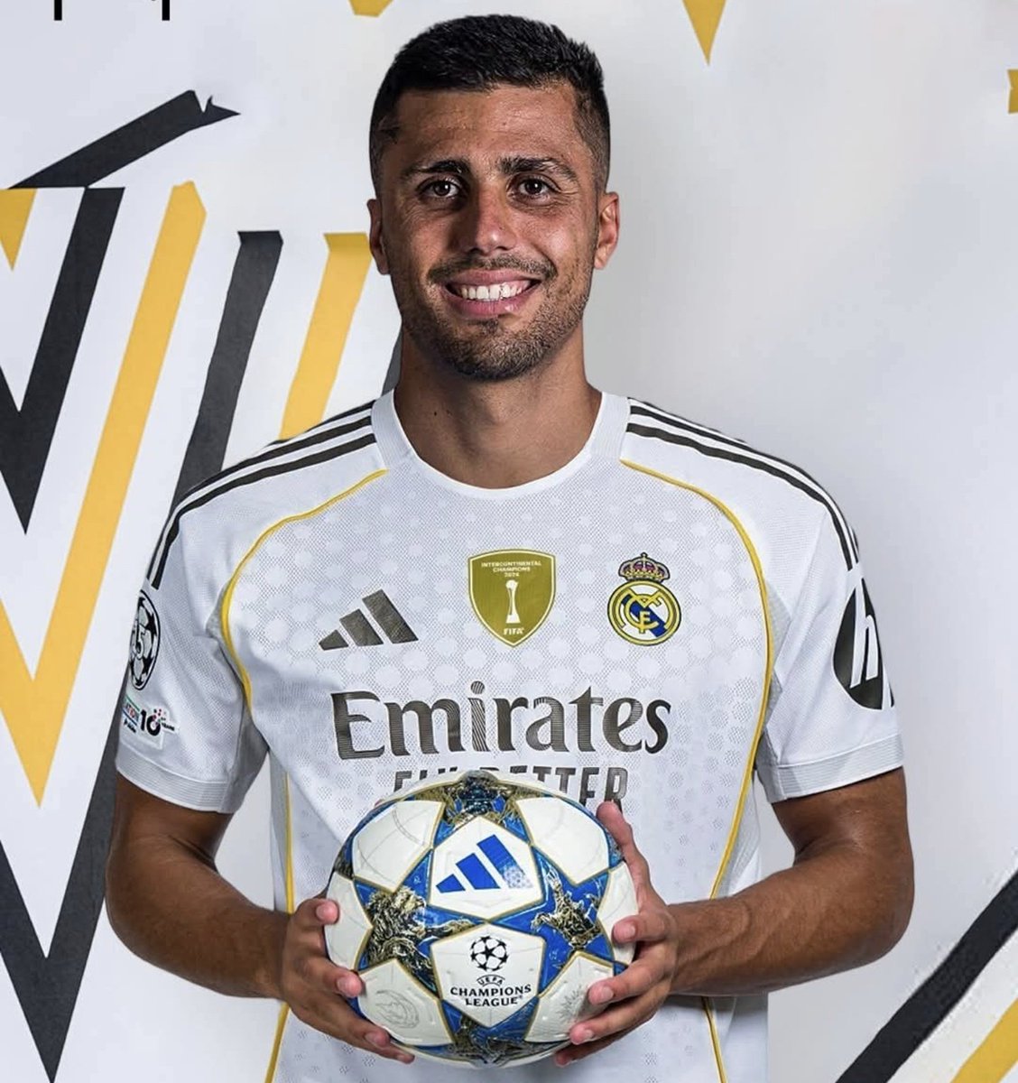 AlberrtoRM2's tweet image. Viene el City este verano y dice que Rodri por Camavinga, ¿firmáis?

Os leo.