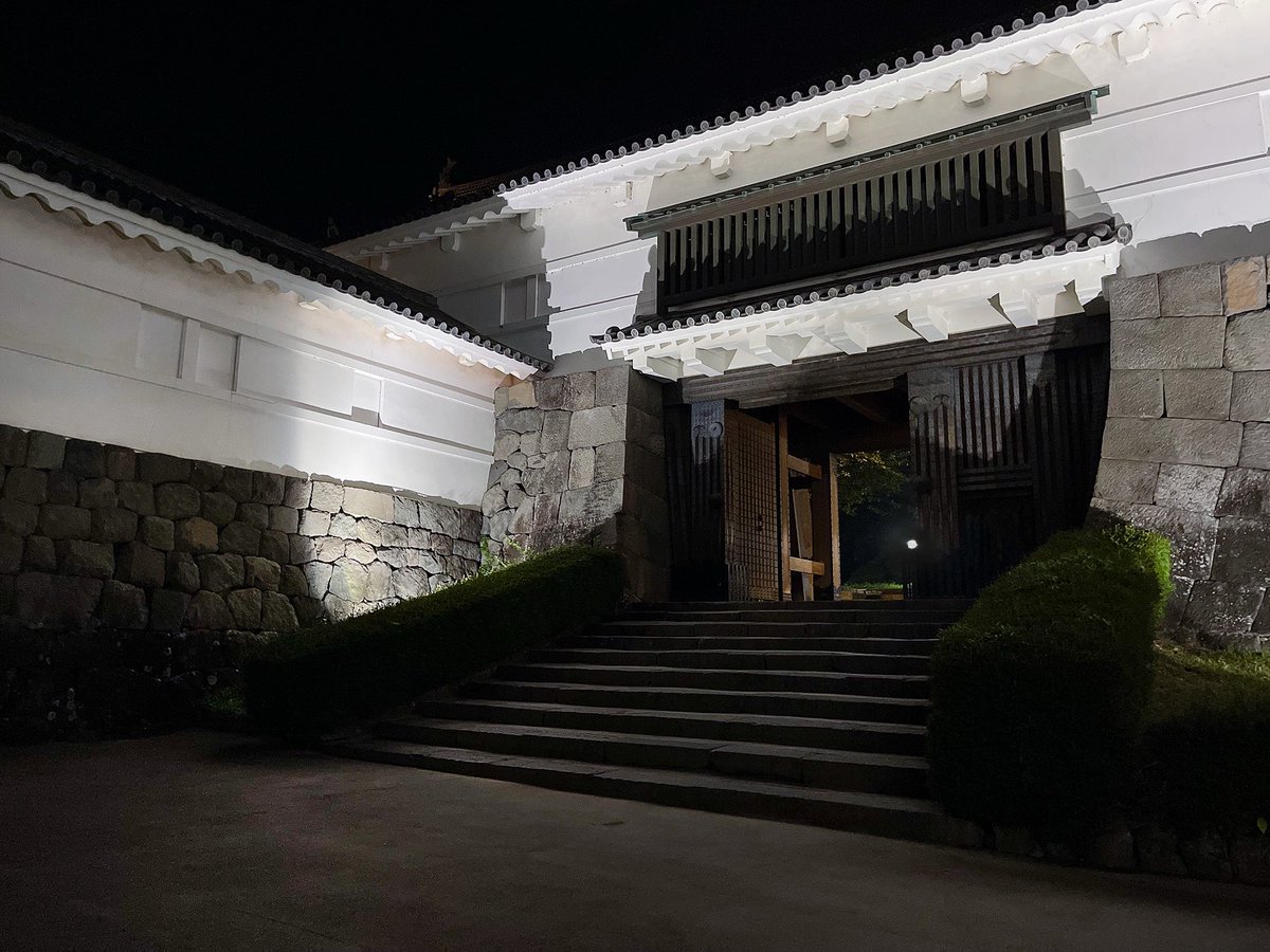 ココフリ tweet media