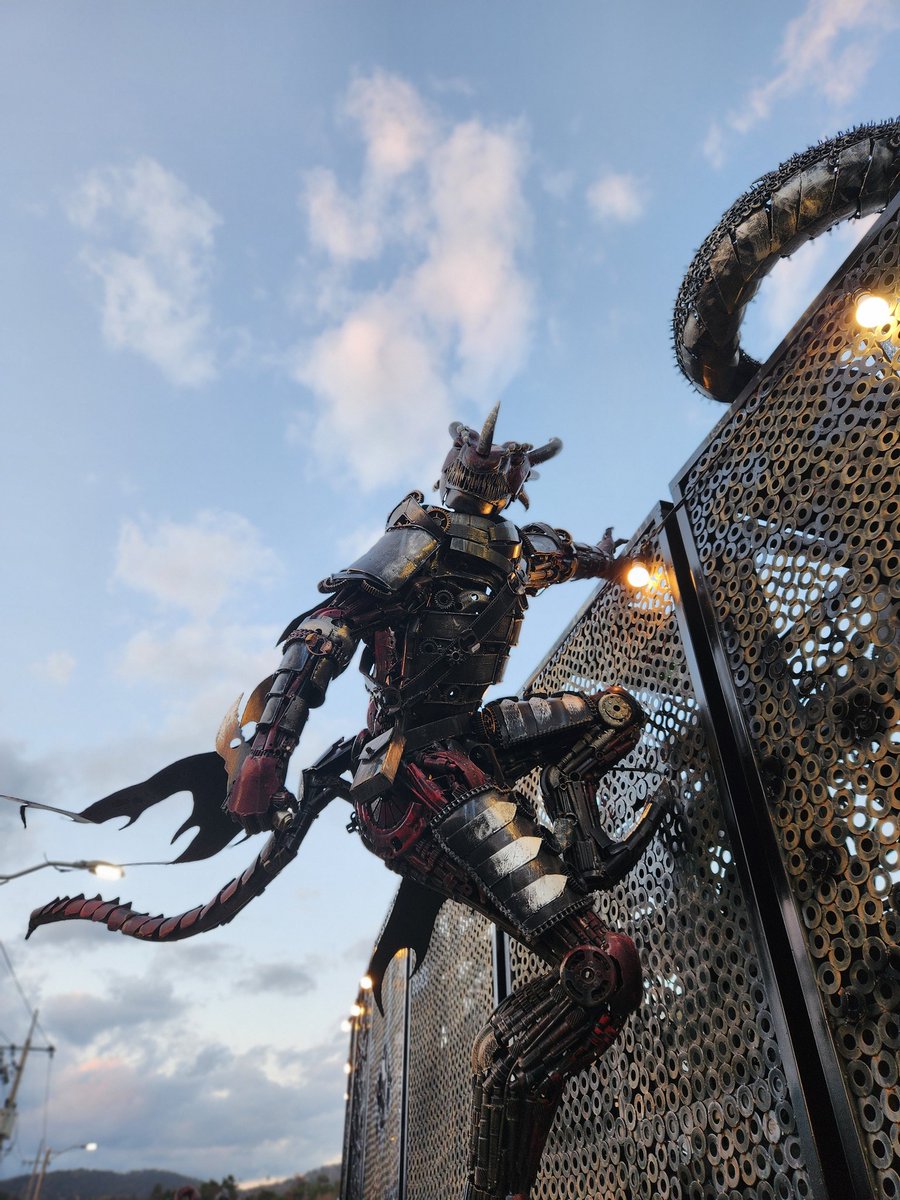 applomin99's tweet image. まさか通りすがりのところにこんな素敵な展示場が。
廃棄車で作るアート。エコアート。
すさまじいクォリティ。

#韓国帰省 #기장 #gallery