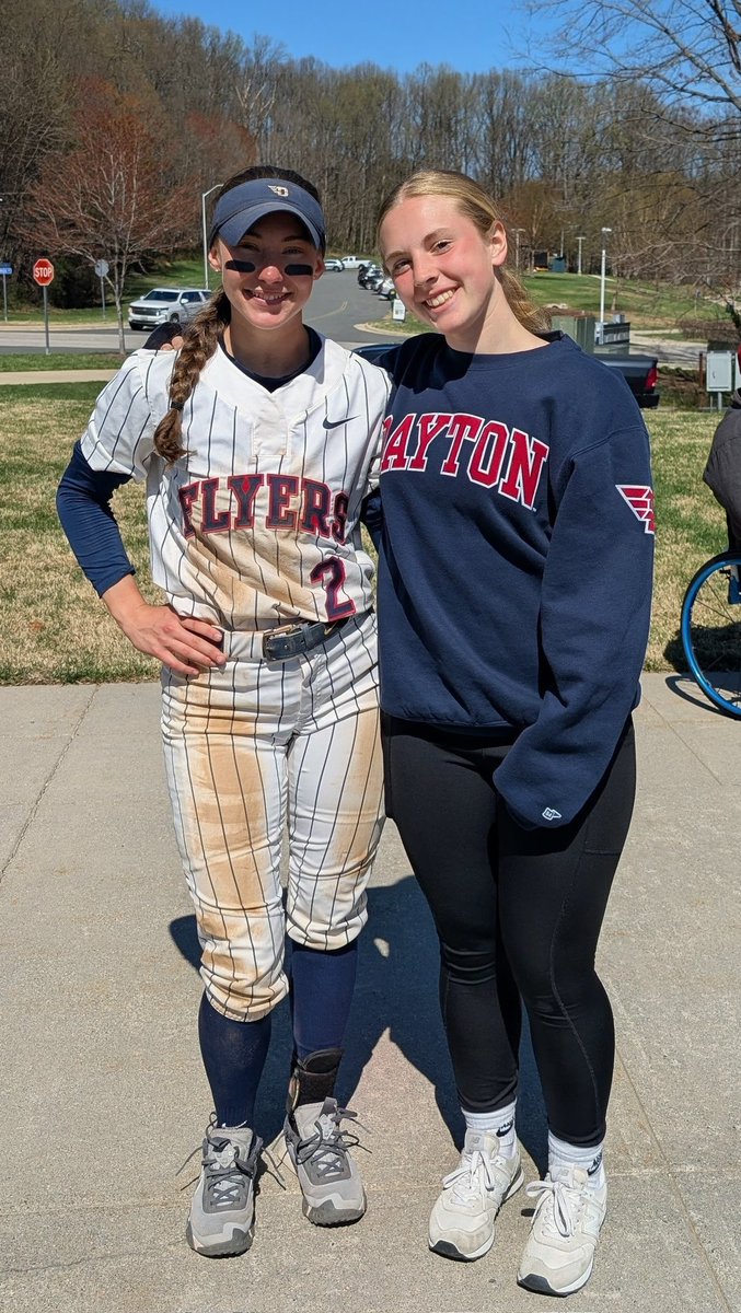 mthompson2027's tweet photo. So thankful I got to see my future “home team” play close to my hometown! ❤️💙
I was also blessed with the opportunity to meet a HUGE role model for me, Kirnan Bailey! 🐕
*Bonus*
Dayton got the series clinching 7-1 DUB! ✈️ #GoFlyers
#EyesUp #HisGlory #AO1 #PBJ #AGTG 

@ExtraInningSB @LineDsoftball @SoftbalAmerica @DiamondAddicts @ondecksoftball @FGS_softball @CoachJRB__ @UnityBlackwell @UnityLardge  @sportsmama74 @school_softball @VASB_CoachMike