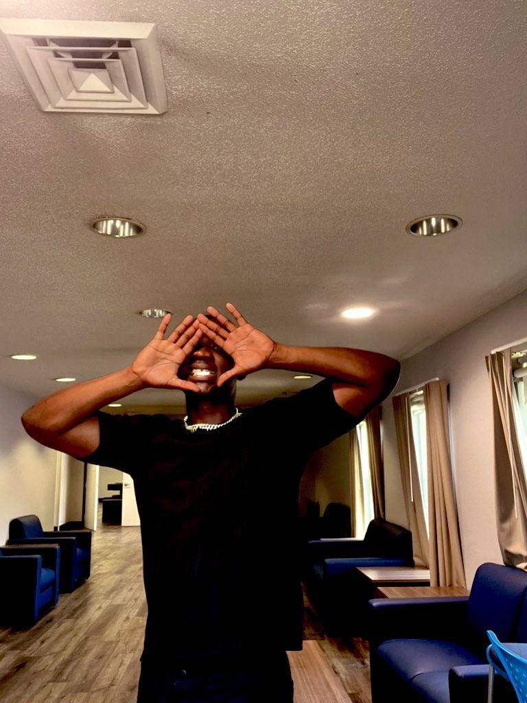 smexicoA's tweet photo. IDFWU &amp; Goldilocks out now on all streaming platforms, Keep Streamin’. Abeg make ona help me blow. Link In Bio’ https://t.co/YlX6eaVVHT