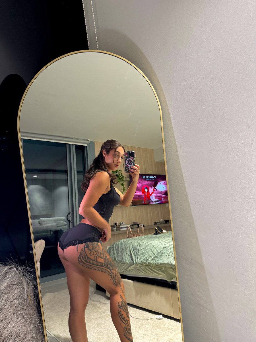 imlexycake's tweet photo. hi it’s me again :3 https://t.co/7uC2tXjXvn
