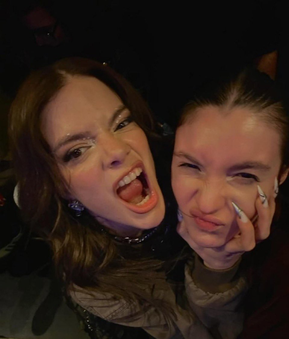 shva #ünsüzmamuller🥖 tweet media