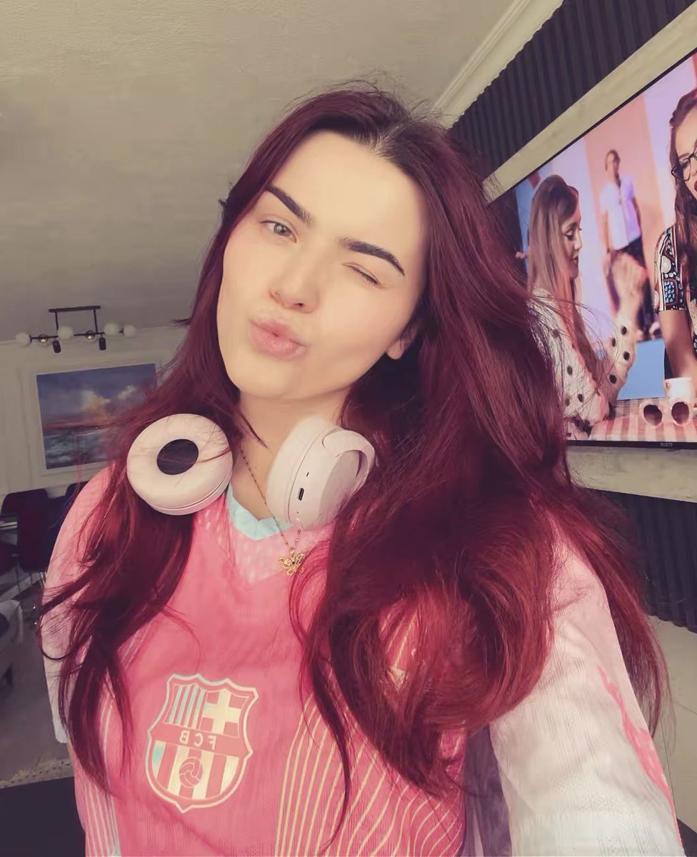 erza scarlet 💌 tweet media