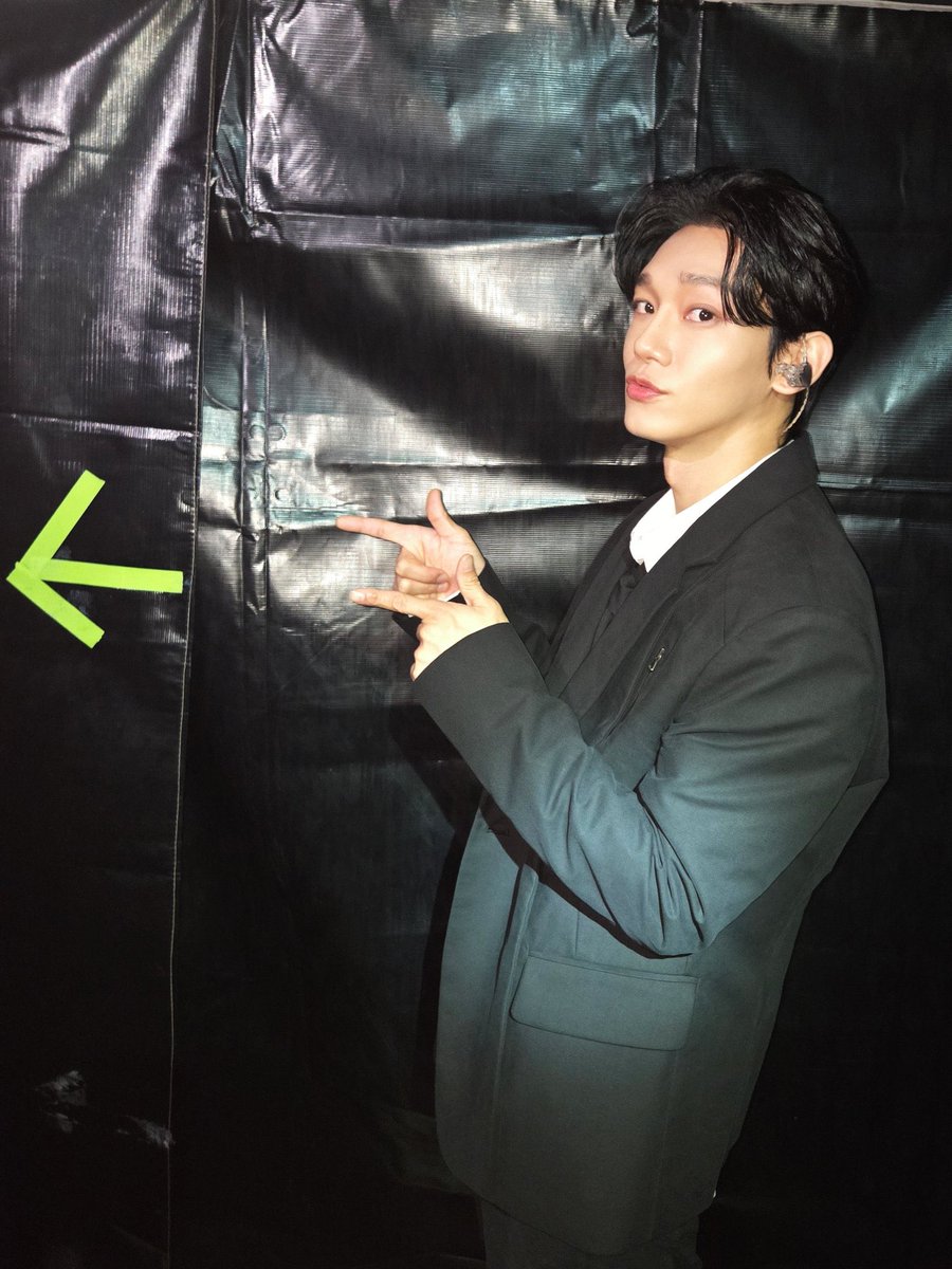 ChenEcOfficial's tweet photo. 📷🦖|260404 
Actu de #CHEN

CHEN CONCERT TOUR <Arcadia> in BANGKOK   
SDJD 

¡Gracias, EXO-L de Bangkok, por llenar la sala de conciertos hasta el tope!
Pude correr y divertirme muchísimo, ¡y recuperarme! 🍀✨️

#EXO #엑소 #weareoneEXO #첸
Cr. CHEN_INB100
EXO Ec. | Chen_king21 https://t.co/whTyxD3KCd