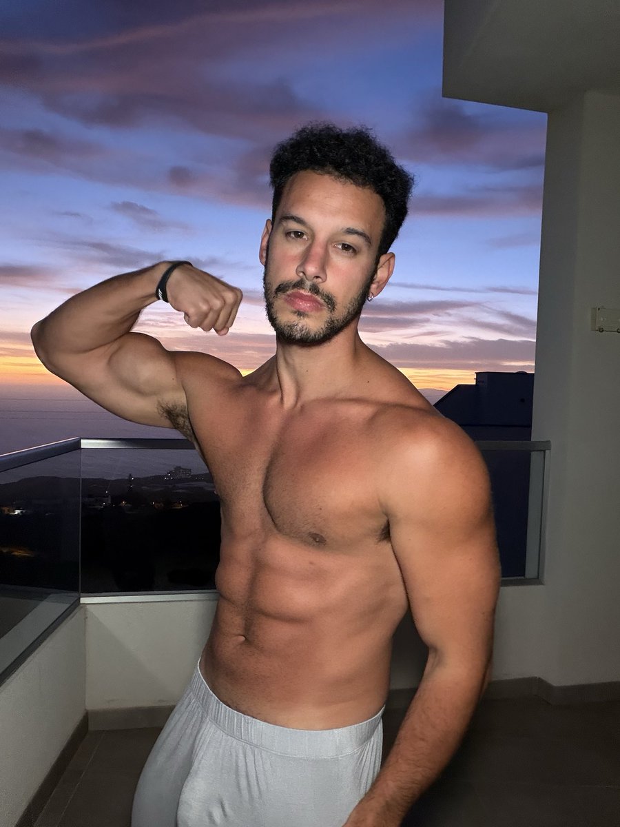 johnnyrichs tweet media