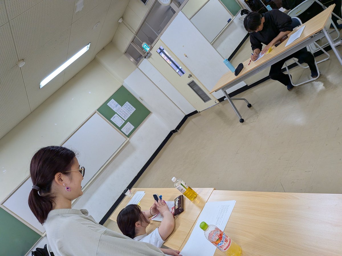 G_oguraza's tweet photo. 新年度1回目の稽古でした🍡
筋トレや発声の基礎練習や新台本の本読みをしました！
少しずつ今年度の公演も決まってきていますのでお楽しみに♪
#劇団おぐら座 https://t.co/SebqXvJhMu