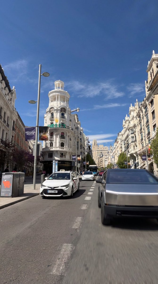 Tesla Experience Mexico tweet media