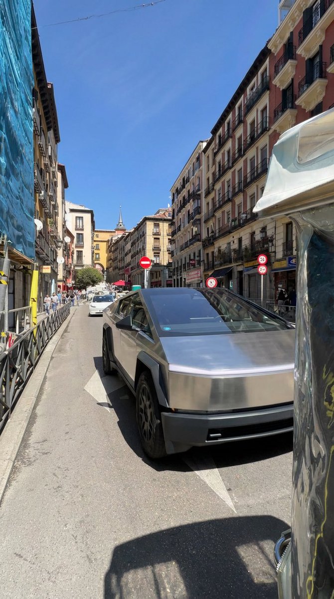 Tesla Experience Mexico tweet media