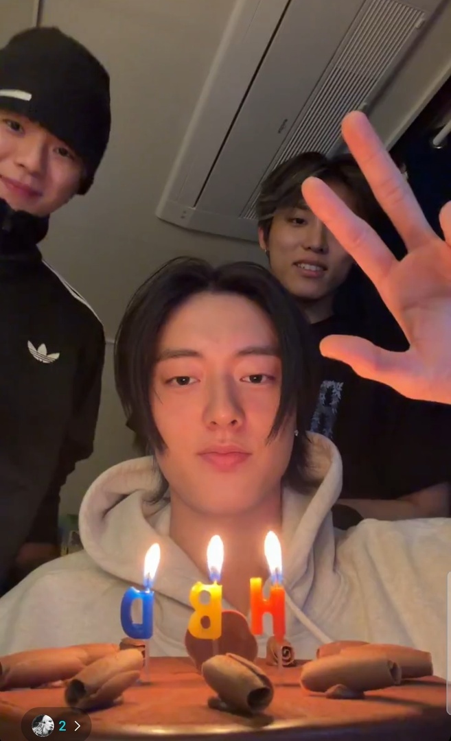 TEUME! 💛 tweet media