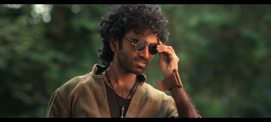 urgirlkairo's tweet photo. Even 90's Rajinikanth wasn't this good 🔥🔥🔥🔥 Each one has its own unique mannerism and style.
#lik #pradeep @pradeeponelife  #aniruth
#wikki https://t.co/e4pxKqln96