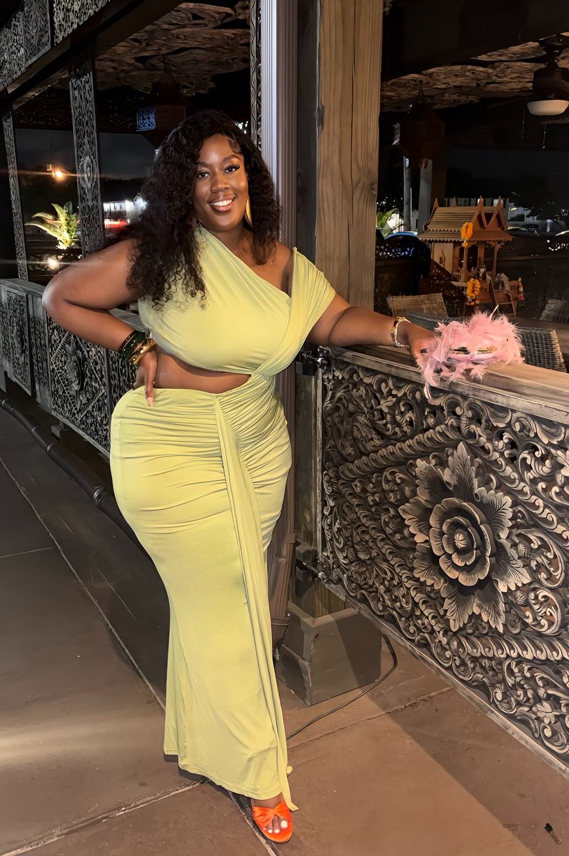 big b🍑🍑ty bakery tweet media