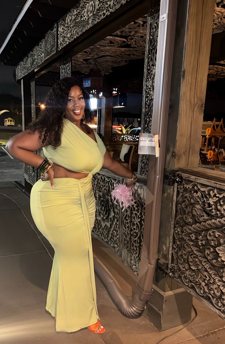 big b🍑🍑ty bakery tweet media