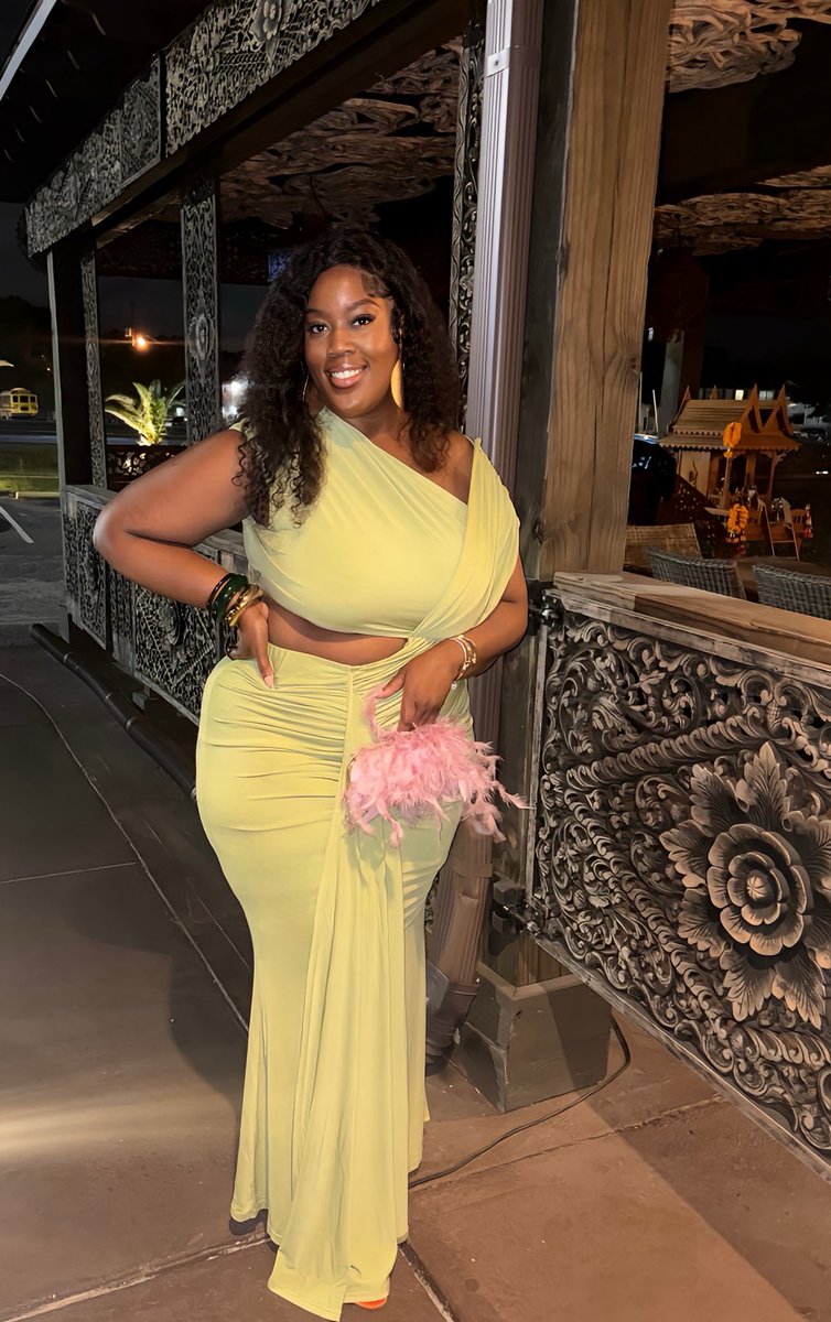 big b🍑🍑ty bakery tweet media