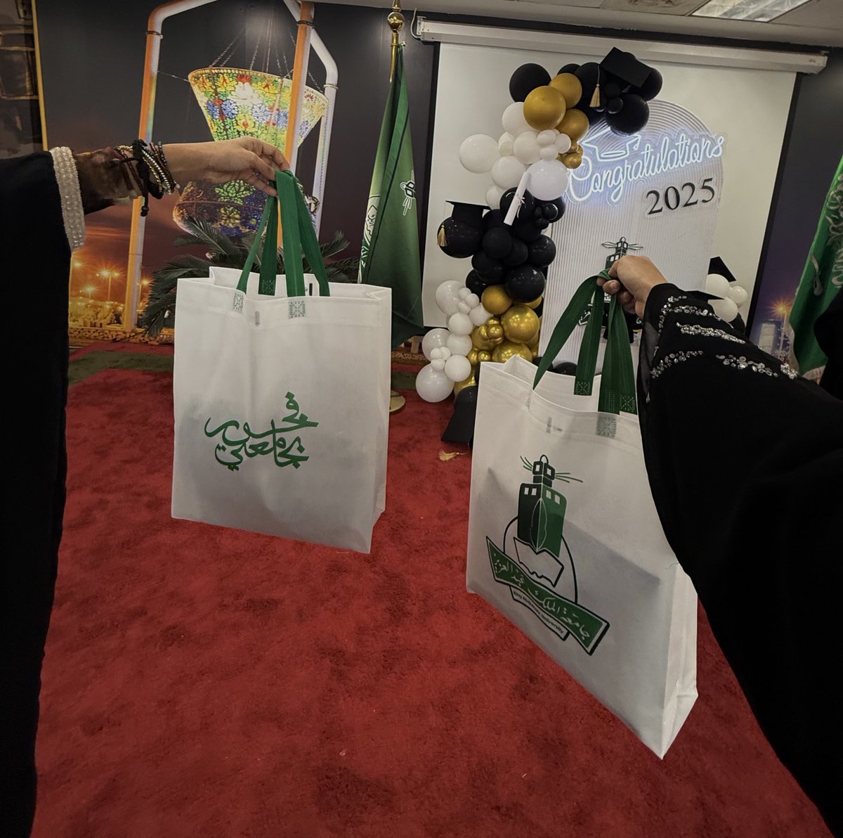 سارا tweet media