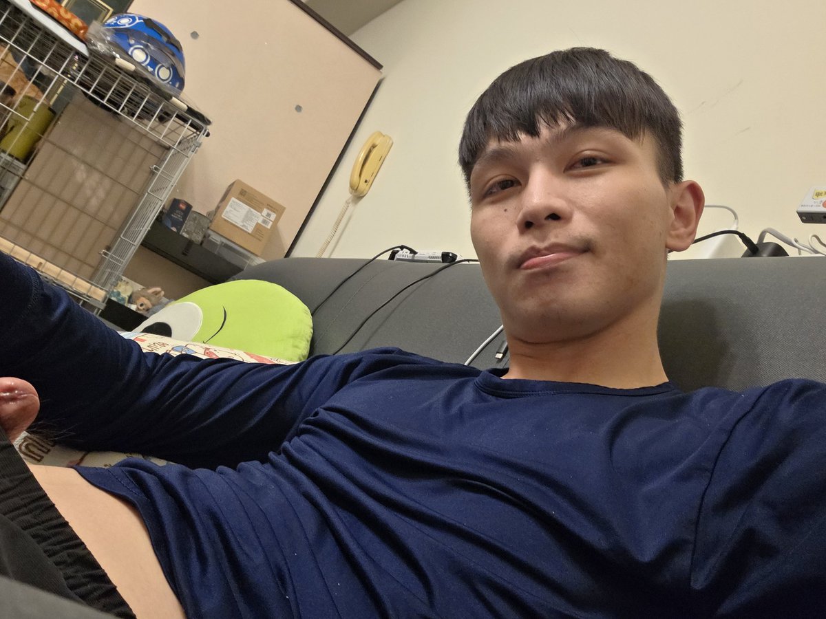 a6328511's tweet photo. 已經接近深夜時間
有沒有人要聊澀澀😳
可以留言或者私訊~ 
或者直接晚安zzz https://t.co/rWxzCUVxvm