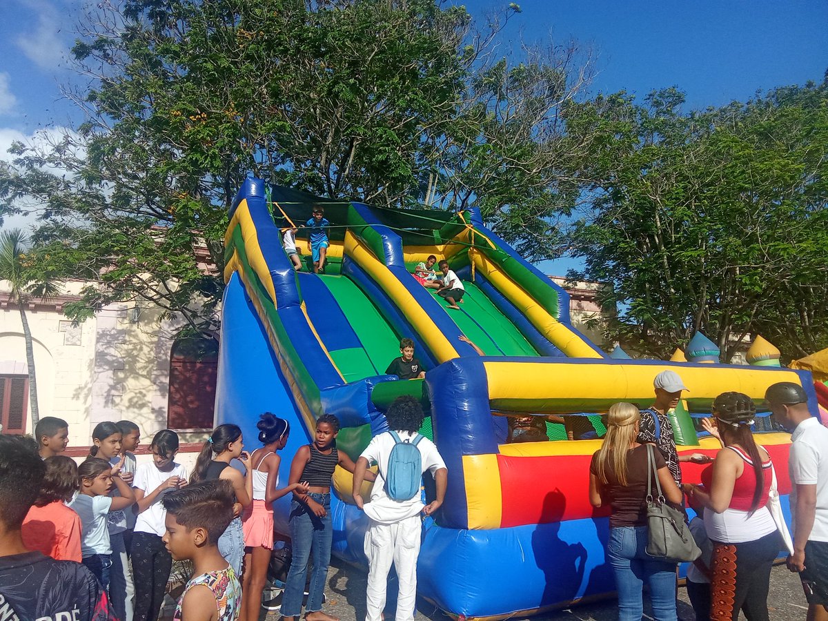 vianiuska's tweet photo. Con entusiasmo y alegría celebramos en la #IslaDeLaJuventud el 65 aniversario de la OPJM y el 64 aniversario de la UJC. #SentirPinero. https://t.co/mSVy2xL87f