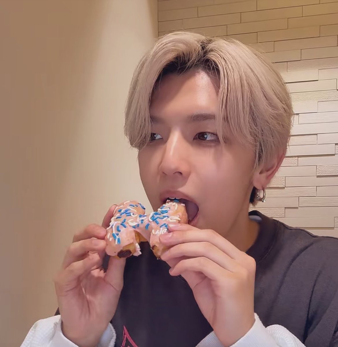 あんず tweet media