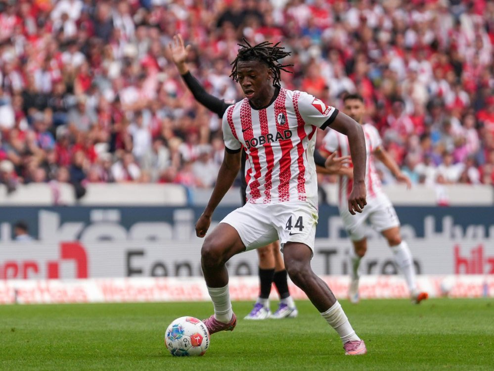 Complaxes tweet media