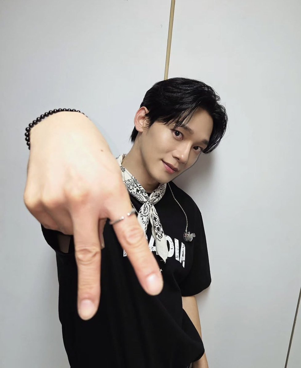 ChenEcOfficial's tweet photo. 📷🦖|260404 

Actualización de #CHEN en instagram

⊹₊˚‧︵‿₊୨💚✌️🐱✌️🩷୧₊‿︵‧˚₊⊹

#EXO #엑소 #weareoneEXO #첸

Cr. inb100_official

EXO Ec. | Chen_king21 https://t.co/uG1ZnKKQ75