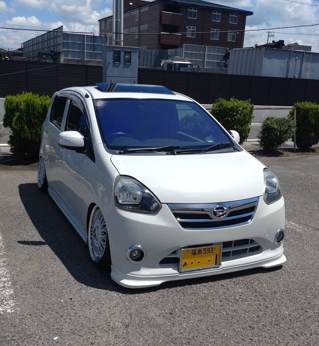Ngarage5's tweet photo. また風船🎈飛んでじじいに拍車がかかった、、、💧笑
ミライースはただ今不動、、、 https://t.co/UOwE7mgbUE