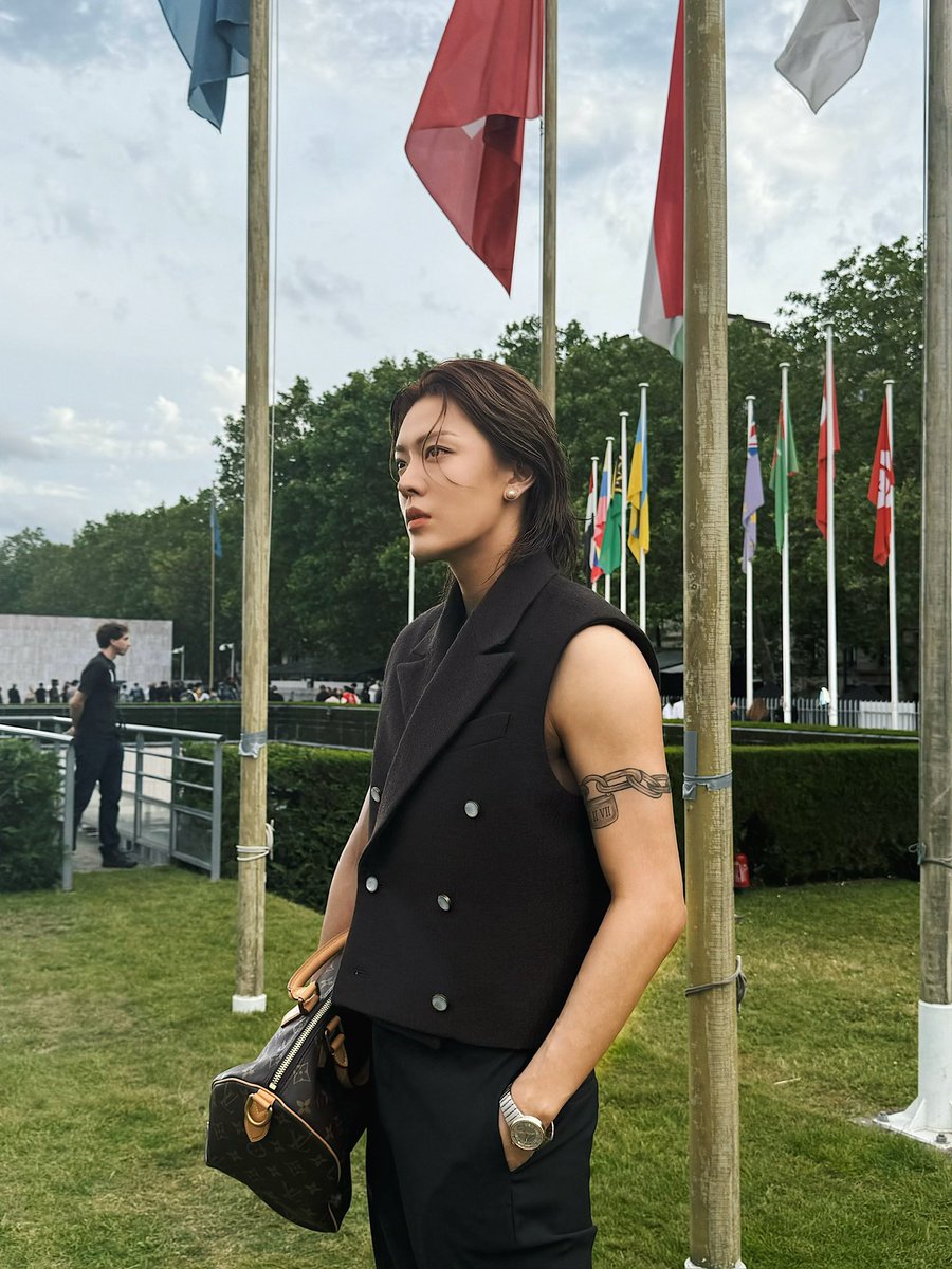 ε 모또 tweet media