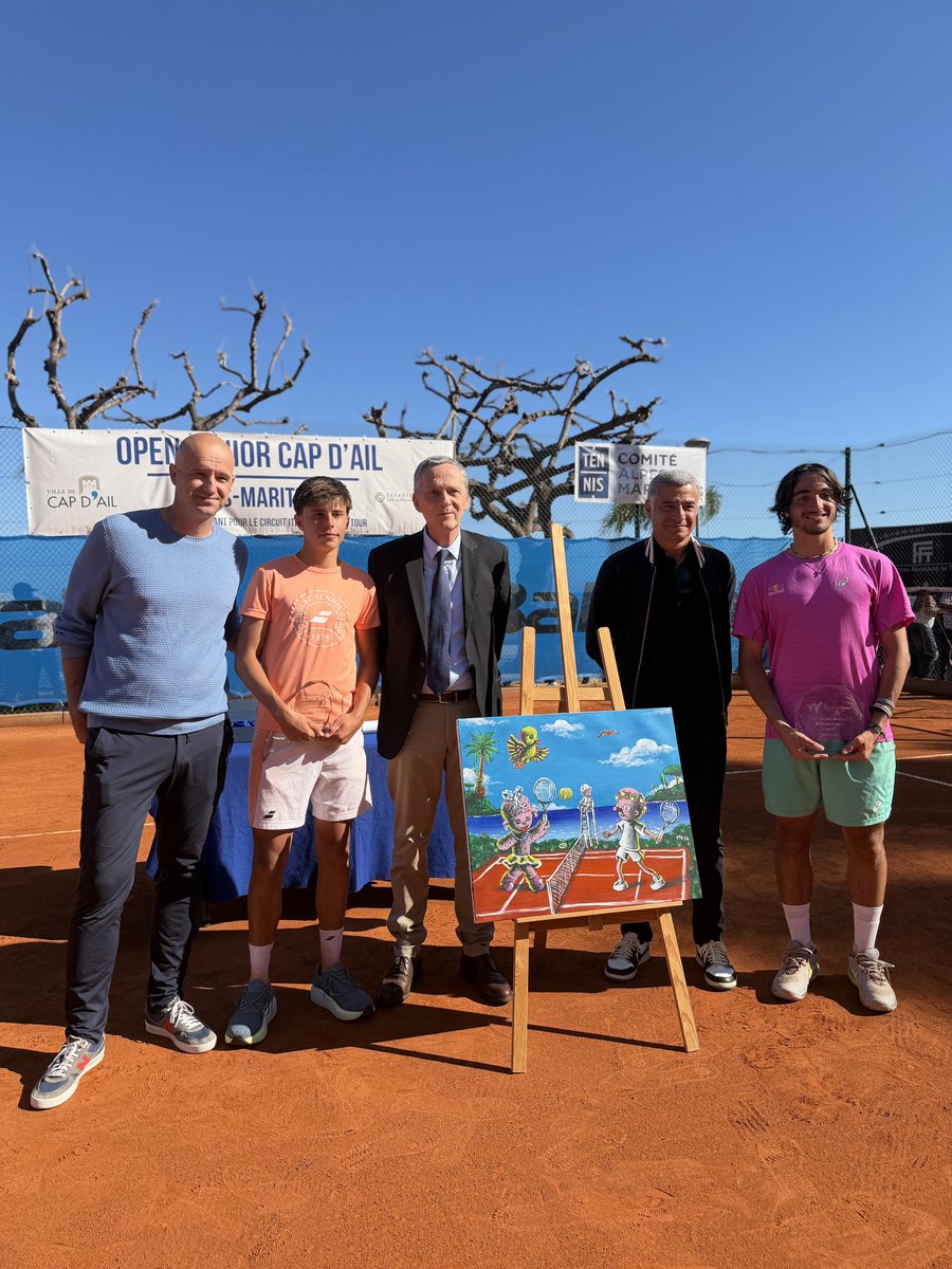 capdailofficiel's tweet photo. Double victoire française pour ce 27e tournoi @ITFJunior Cap d’Ail - @AlpesMaritimes pour le Français Daniel Jade🥇🇫🇷 

Face à son camarade d’entraînement Matisse Martin, Daniel Jade l’emporte (6/1-6/0) 🎉
@capdailofficiel @FFTennis #rolandgarros
@_XavierBeck https://t.co/NfEko3BYE7