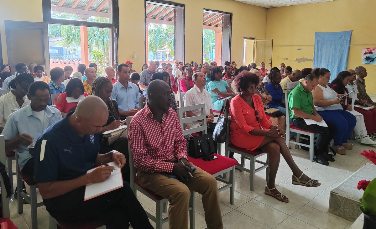 🇨🇺 Se desarrolla en el municipio salvadoreño de la provincia de Guantánamo, Vigésima Quinta  Sesión Ordinaria de La Asamblea Municipal del Poder Popular correspondiente al XVIII periodo del mandato.
#AsambleaDelPueblo
#JuntosPodemosMás