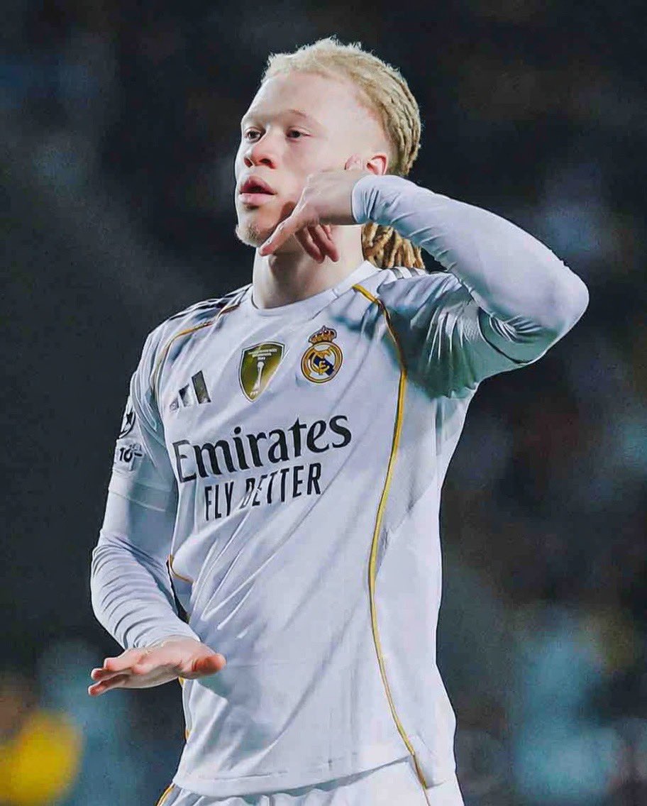 FabrizioFauno's tweet image. Oye @grok ponle este traje a Camavinga