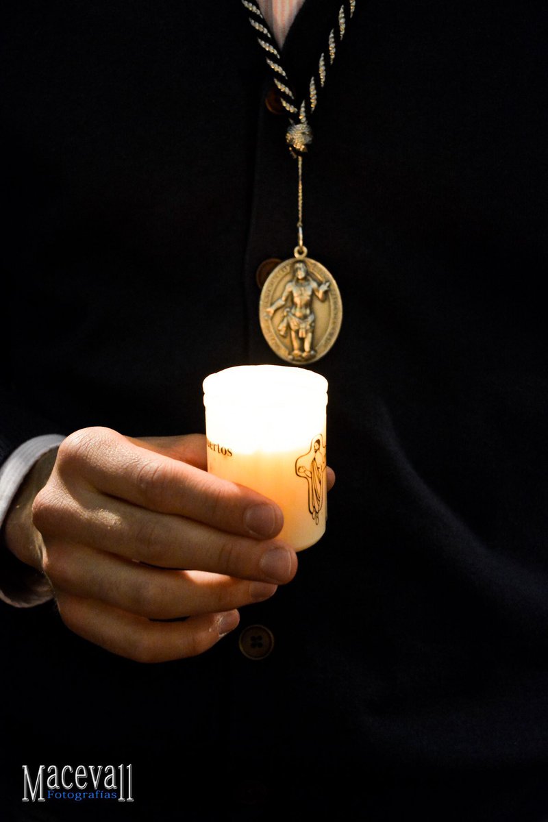 Solemne Vigilia Pascual a las 21:00 h en la iglesia de San Quirce y Santa Julita.

Se ruega a los hermanos cofrades su asistencia con la medalla de nuestra penitencial.

Foto <a href="/manolo1531/">Manuel Centeno</a>