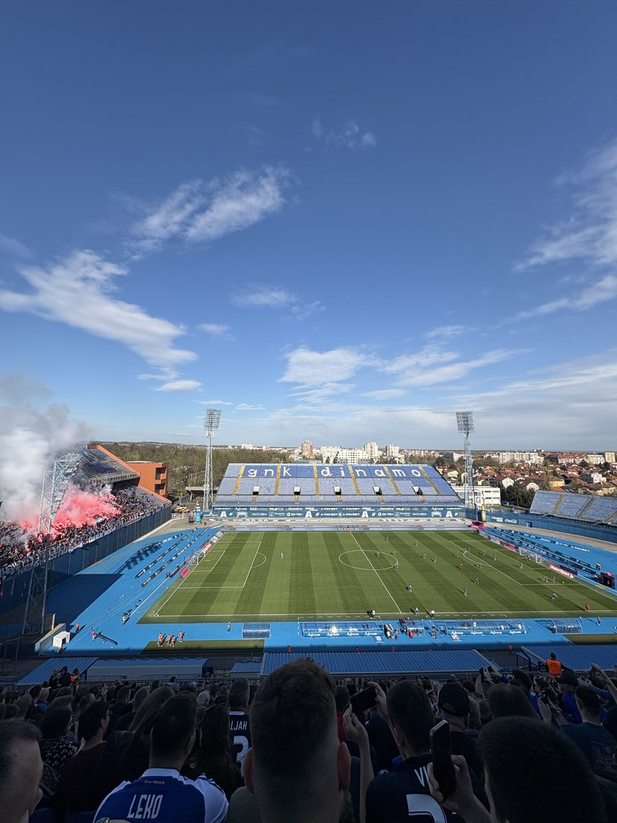 Jonaldinho49's tweet photo. Dinamo Zagreb - NK Osijek

📍Stadion Maksimir🇭🇷 https://t.co/EMyY5NjCTO