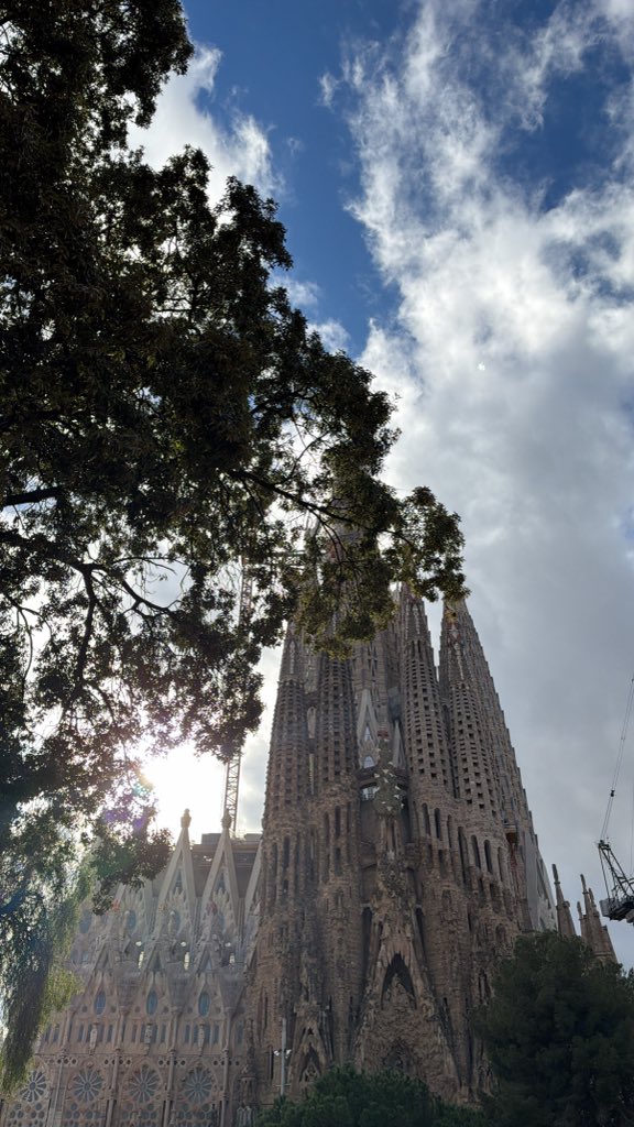 Loulu_9's tweet photo. Barcelona ❤️ https://t.co/I59Jj08QIf