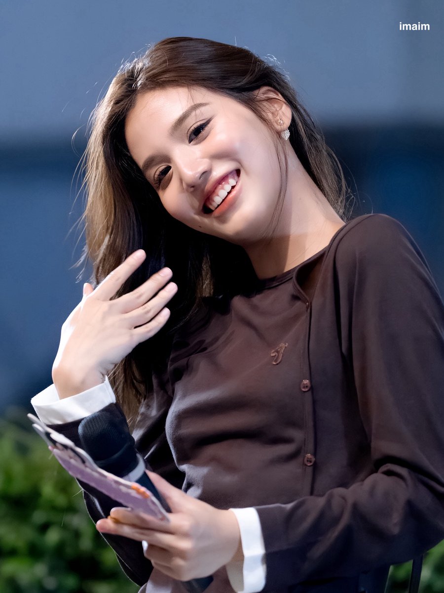 อิ่มเอม. tweet media