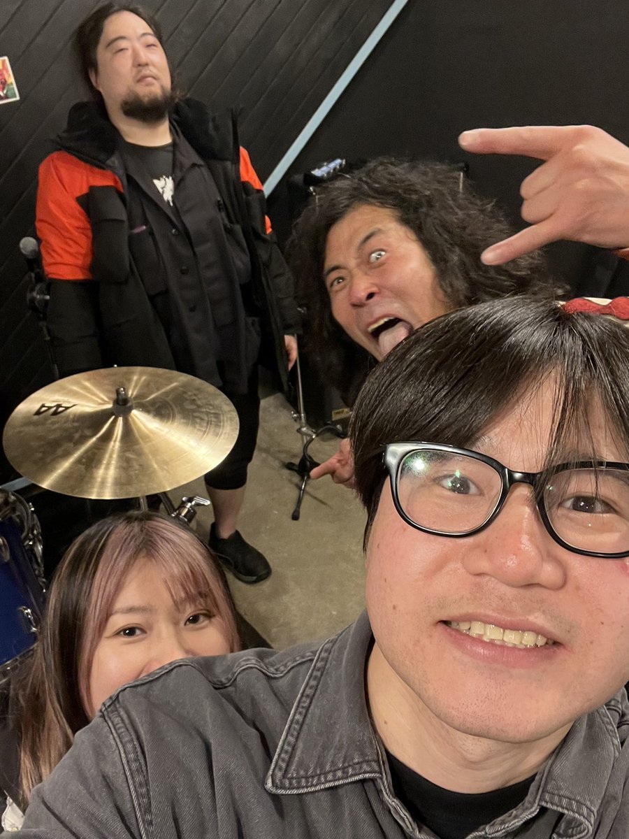 今日は、26日にやるかずぴぴバンドのリハでしたー！

きんちゃんバンド的なノリですがめっさメタルな感じなんでみんな、稲毛K'sdream に集合よろしくお願いいたします🤣

きっと楽しめるナンバーそろってるんで

皆様お楽しみにー！リハ打ち上げも出来て良かったわー