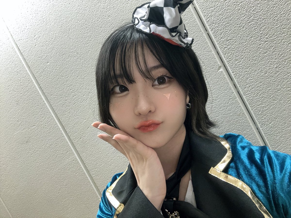 ko_to555's tweet photo. まだ踊っている途中です。vol.1
ありがとうございました🙇‍♀️✨🤡

めちゃくちゃ楽しかったぁ〜!!!!✨

1部は平成
2部はサーカス
とコンセプトありの踊ってみたってこんなに楽しんだと同時に個性がマッチしすぎてる神セトリで最高でしたっ😭✨✨
えとうちゃん舞台演出お疲れ様でしたっ!!😭✨✨神演出でしたっ!!✨✨

今回はいぽでも踊れたし
お初Jさんともコラボさせていただき光栄でした🙇‍♀️✨

vol.2.3.600🎉🎉

#まだ途中でs