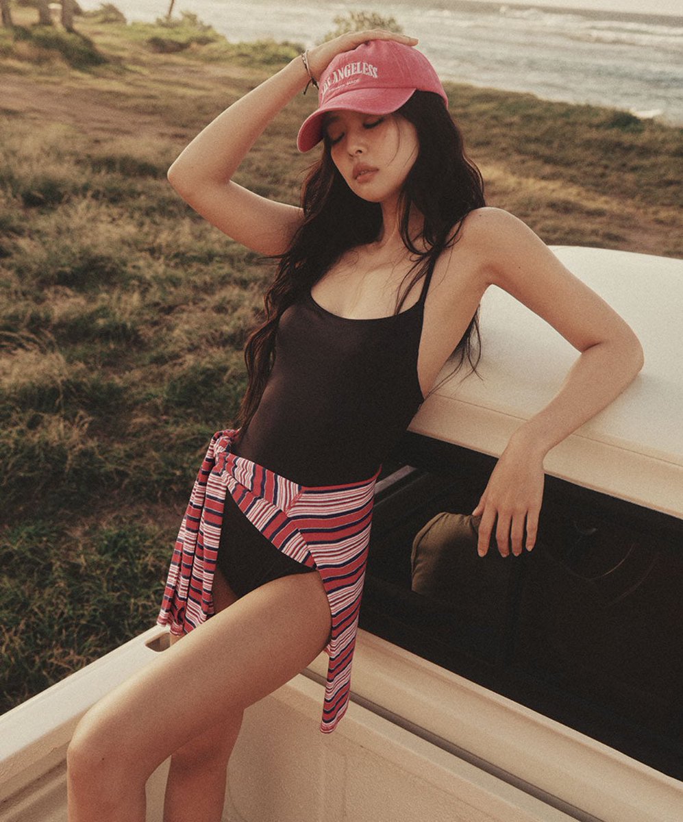 JENNIE Charts tweet media