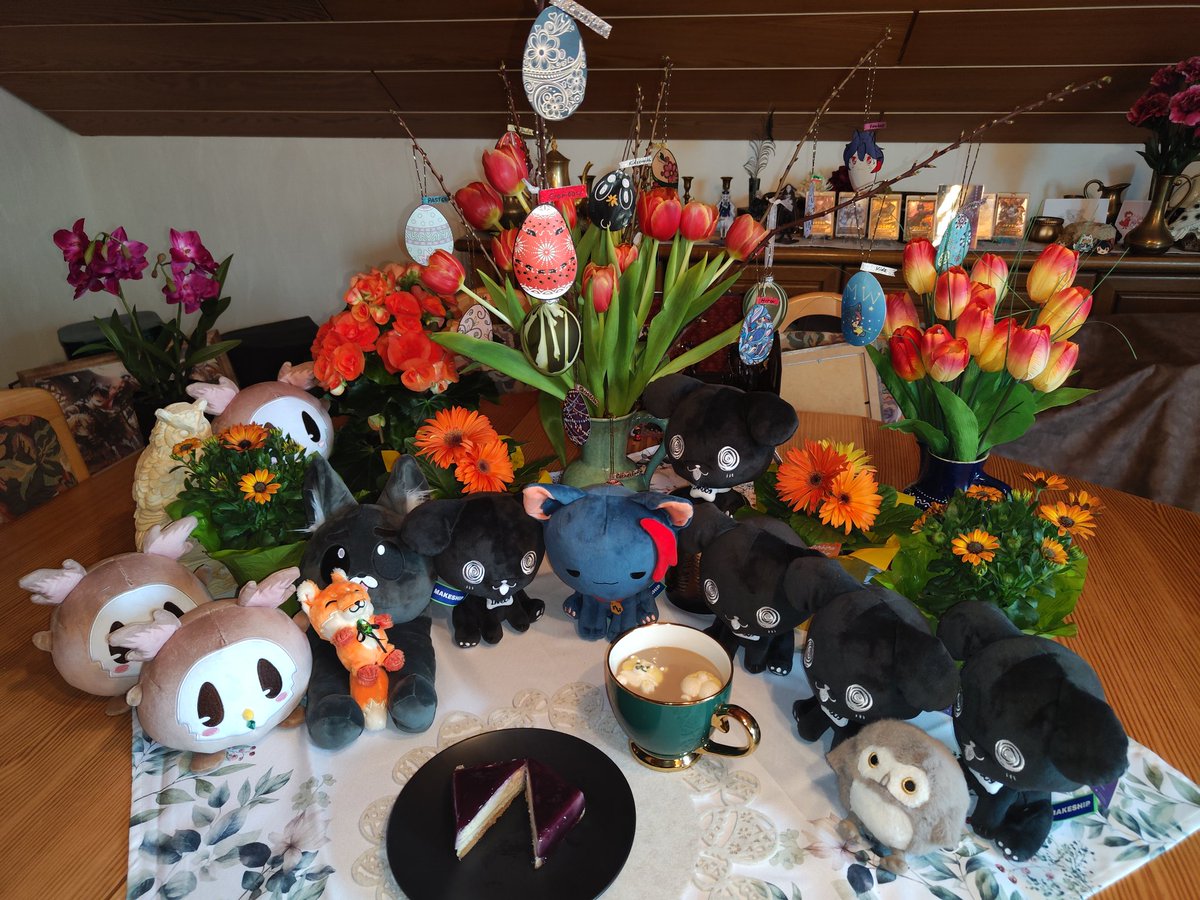 ShushuChaosOwl's tweet photo. Happy Easter Celebrations ❤️
Thank you to everyone who painted an egg for the decorations.
(Close-ups are in the DC)
#Merryweather #Astraline @astralinetv https://t.co/xwXbD58Xk1