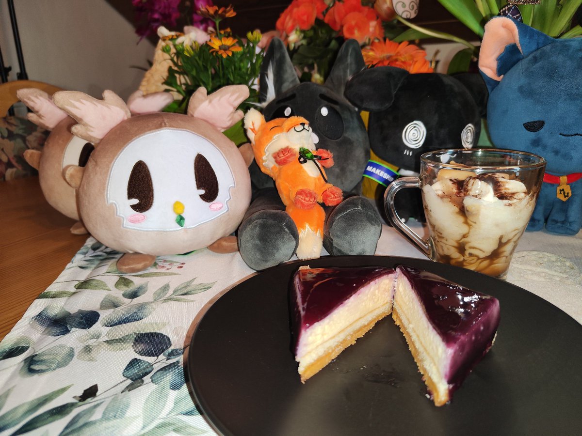 ShushuChaosOwl's tweet photo. Happy Easter Celebrations ❤️
Thank you to everyone who painted an egg for the decorations.
(Close-ups are in the DC)
#Merryweather #Astraline @astralinetv https://t.co/xwXbD58Xk1