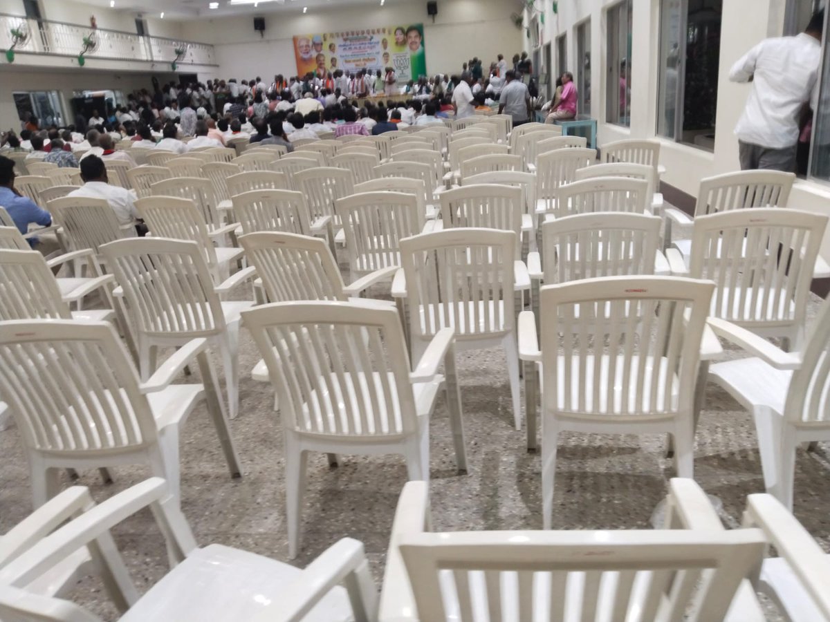 Jeevalenin tweet media