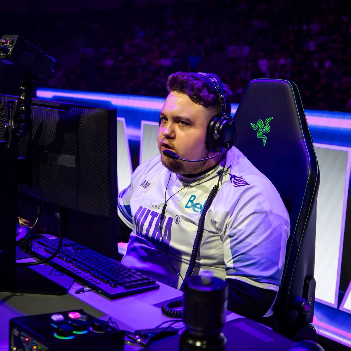 CoD Clipped tweet media