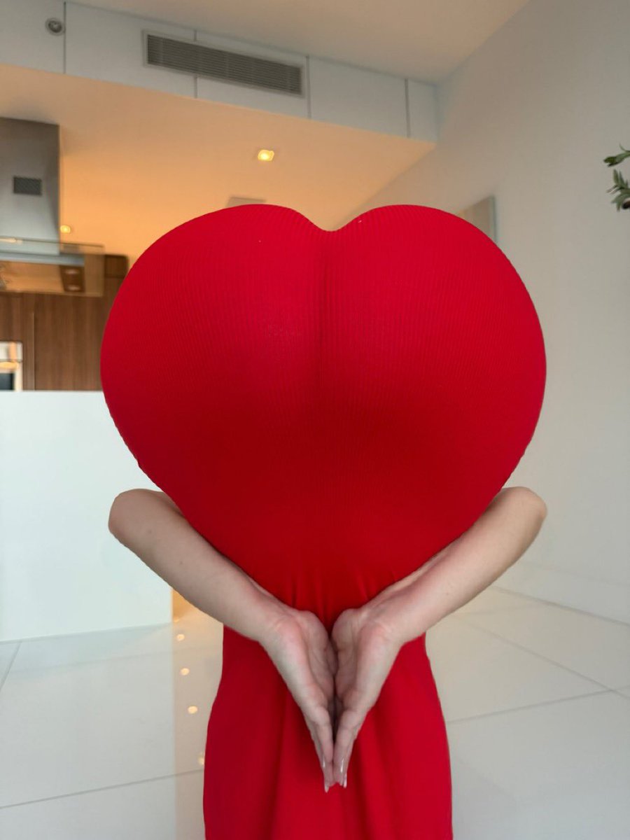 me and who tweet media