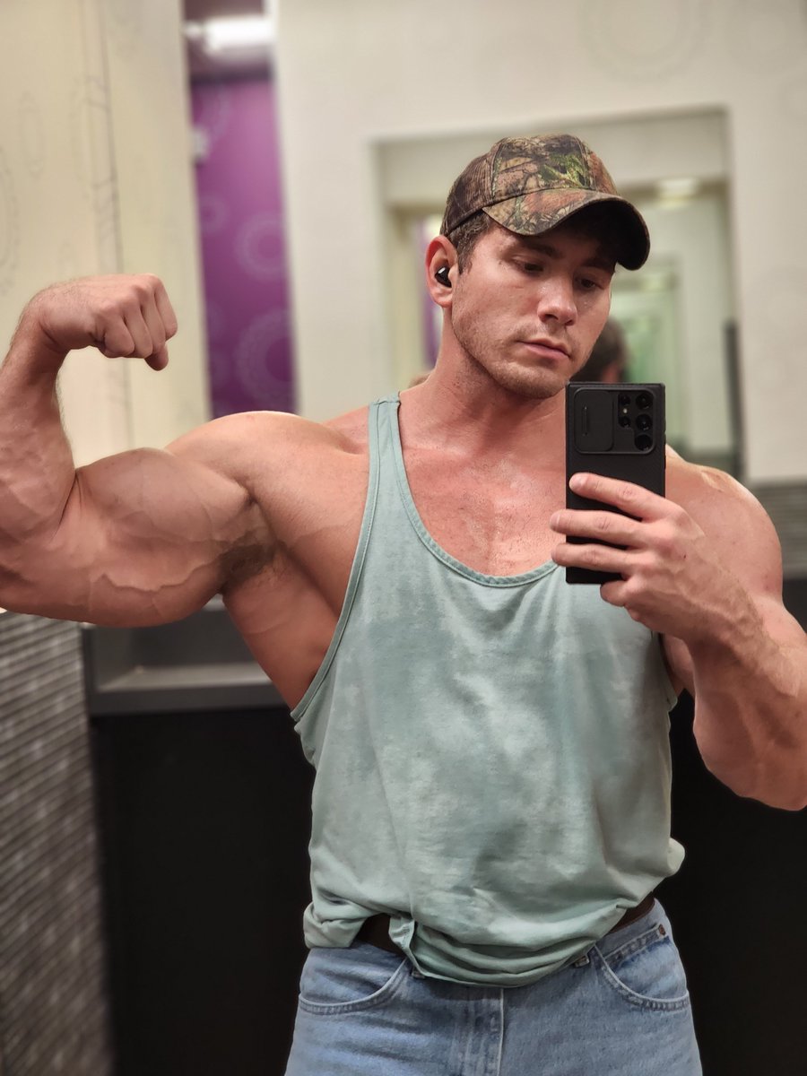 DerrickHenryFit tweet media