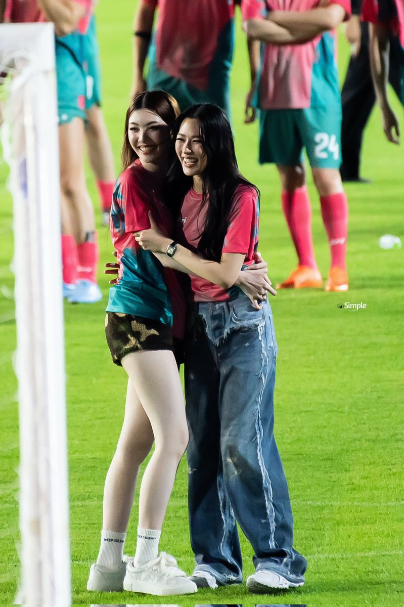 SixtynineSimple🌈 tweet media