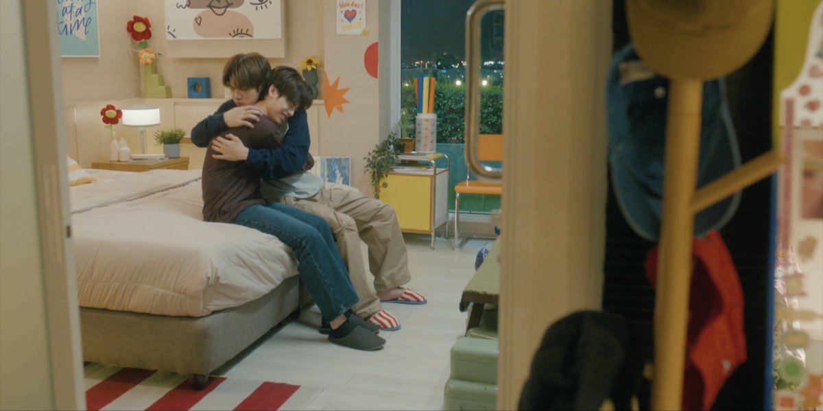 DuangWithYou's tweet photo. คุณมัมเชื่อว่า… ยังมีอีกหลายคนที่เคยมีประสบการณ์วัยเด็กแบบลูกฉิน คุณมัมขอใช้คำแนะนำของลูกด้วง ในการเป็นหนึ่งกำลังใจและขอยื่นมือให้ทุกคนได้จับ เพื่อปล่อยมือเด็กคนนั้นไป… แล้วก้าวมาเป็นทุกคนที่มีรอยยิ้มที่สดใสขึ้น และคุณมัมอยากบอกว่า “เสียงของคุณมีคนได้ยินเสมอ” 🫶🏻✨

DUANG WITH YOU EP10
#ด้วงกับเธอEP10
