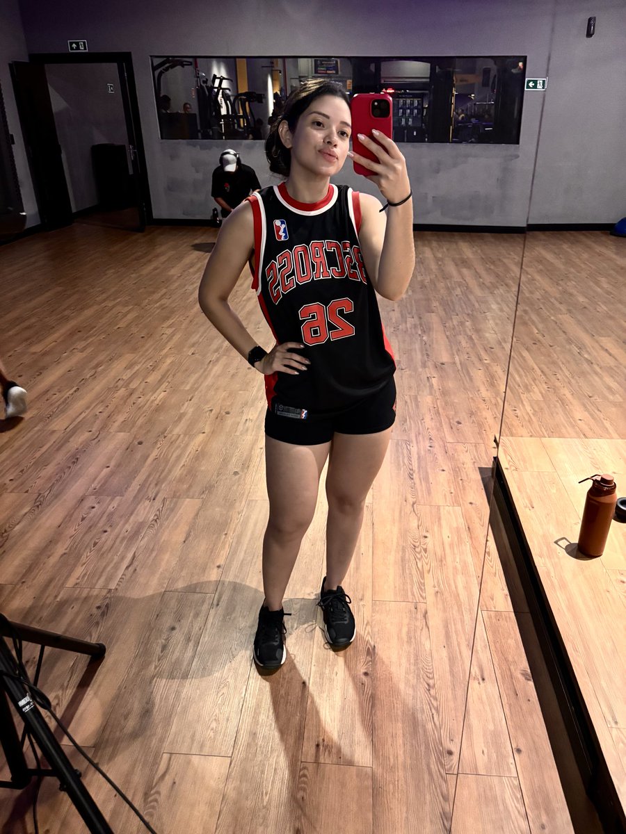 Larissa Paiva tweet media